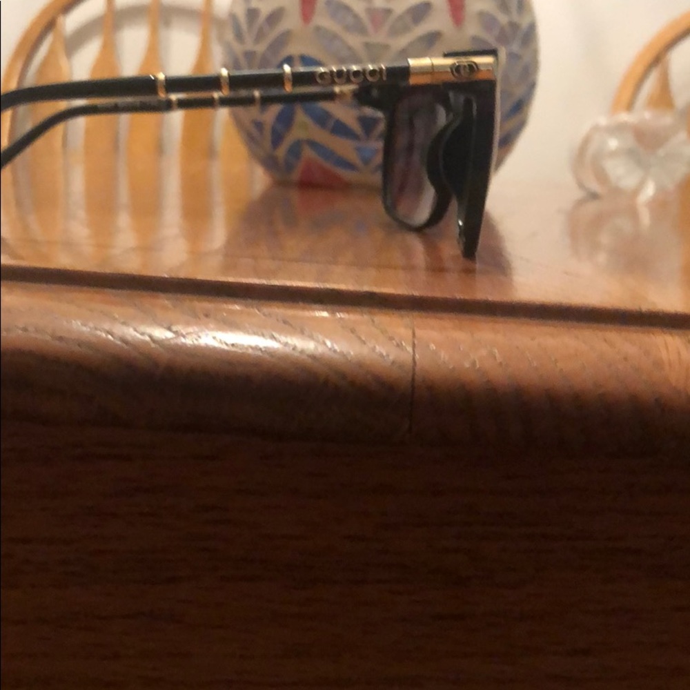 gucci sunglasses - Picture 2 of 2
